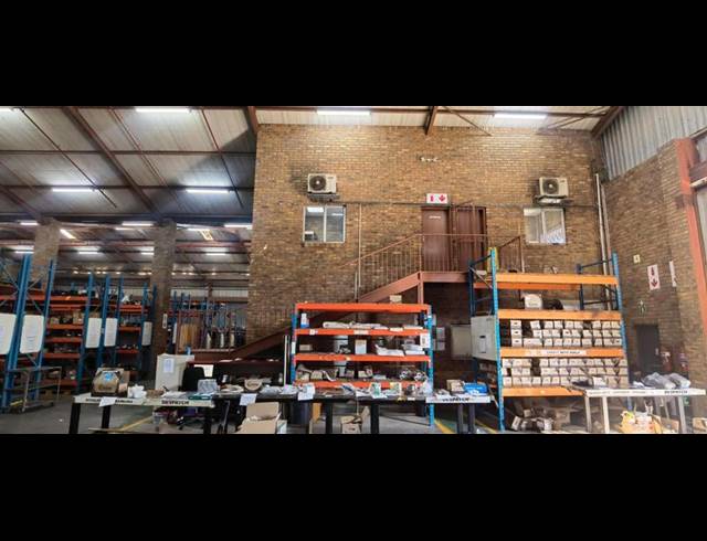 INDUSTRIAL PROPERTY TO RENT IN SILVERTON